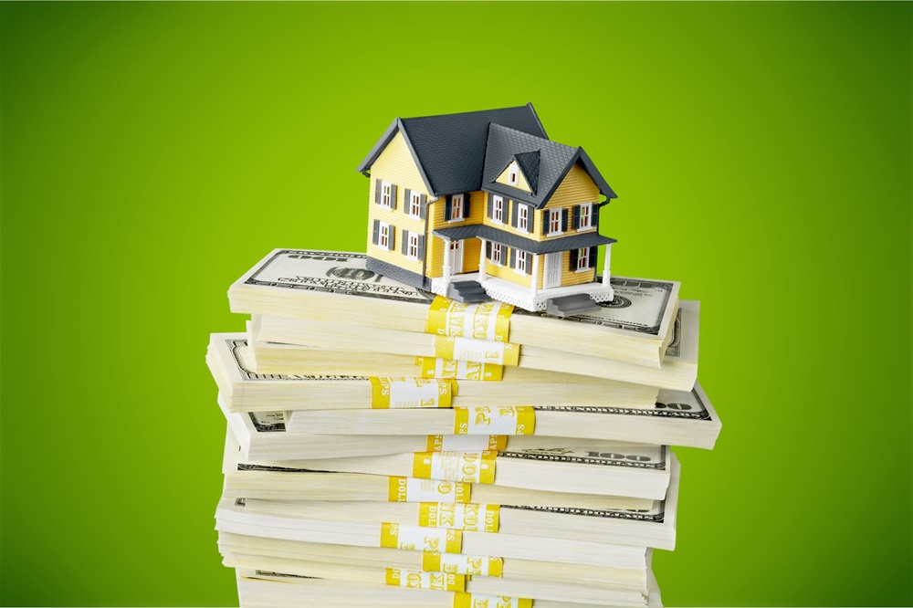 When Downsizing Starts with a Cash Sale